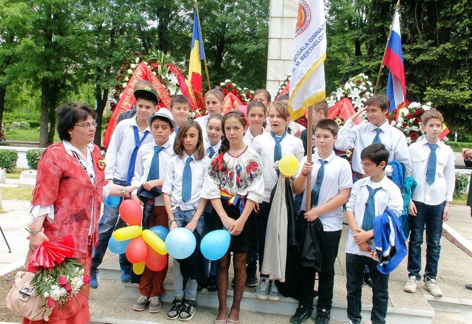 CULTUL EROILOR – 9 MAI